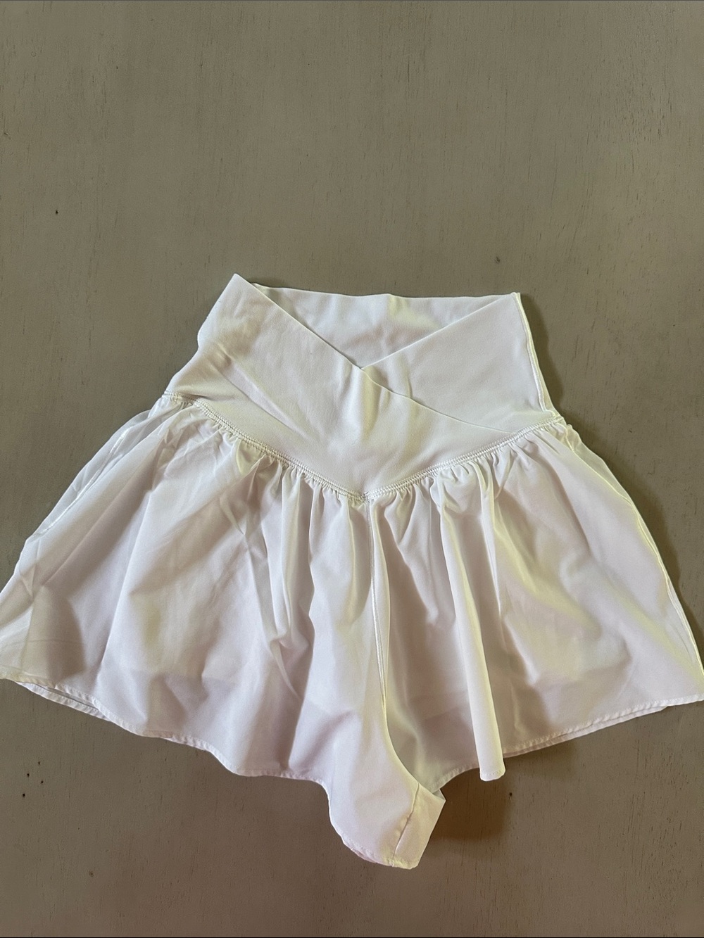 OFFLINE by Aerie Real Me Crossover Flowy Short - White - XXS - like new